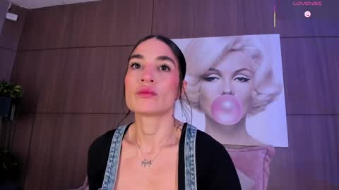    online show from April 12, 11:21 pm