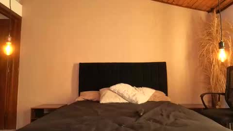 Snapshot of aghata_moon chatting on June 11, 12:58 pm Aghata Moon online show from June 11, 12:58 pm
