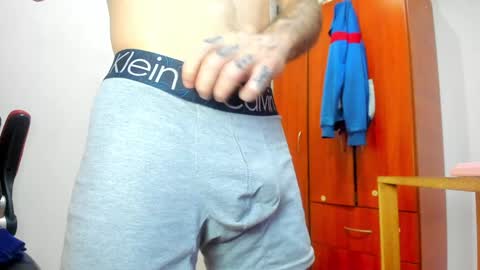 Agustin online show from December 26, 5:51 pm