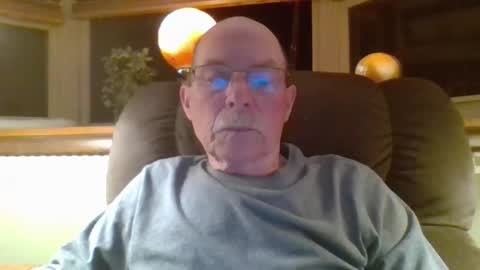 aguynrkfrd online show from May 7, 9:25 am
