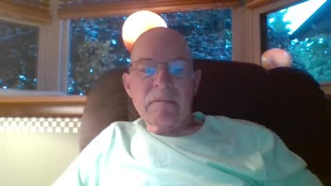 aguynrkfrd online show from July 12, 10:17 am