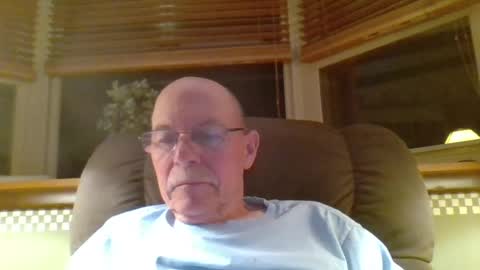 aguynrkfrd online show from July 18, 9:35 am