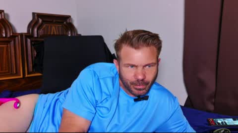 Snapshot of ahardman10 chatting on June 11, 2:00 am Blue Eyed Handsome Man online show from June 11, 2:00 am