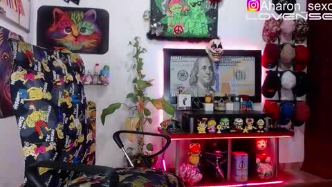 Aharon  Zamora online show from October 28, 1:31 am