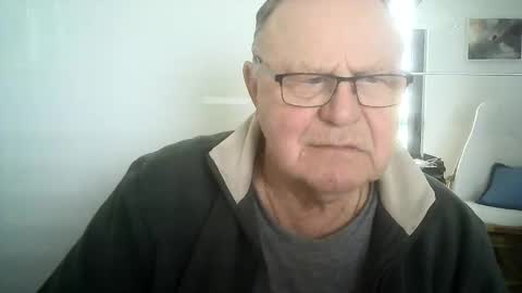 Snapshot of ahmole chatting on December 4, 10:46 am Ole online show from December 4, 10:46 am