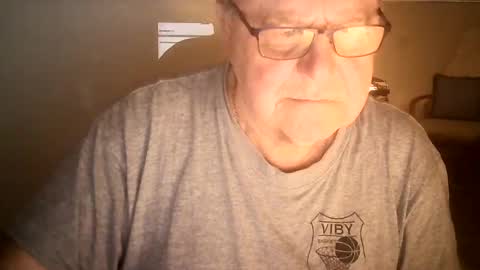 Snapshot of ahmole chatting on December 15, 12:07 am Ole online show from December 15, 12:07 am