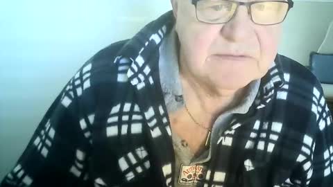 Snapshot of ahmole chatting on December 16, 10:40 am Ole online show from December 16, 10:40 am