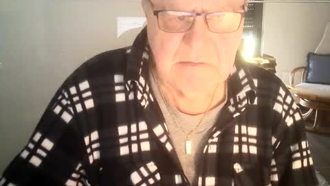 Snapshot of ahmole chatting on December 18, 10:40 am Ole online show from December 18, 10:40 am