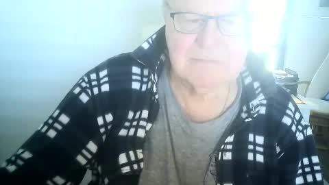 Snapshot of ahmole chatting on December 24, 10:55 am Ole online show from December 24, 10:55 am