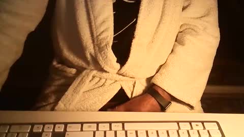 Snapshot of ahmole chatting on November 17, 8:36 pm Ole online show from November 17, 8:36 pm