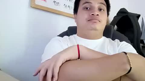 Snapshot of ahntony__69 chatting on January 13, 3:56 am ahntony 69 online show from January 13, 3:56 am
