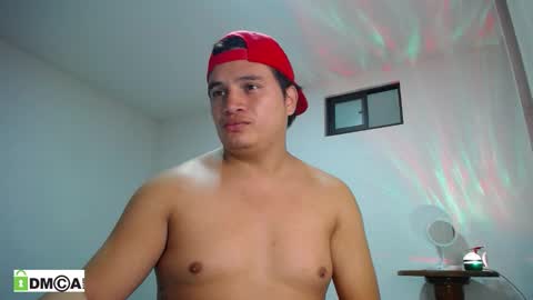 Snapshot of ahntony__69 chatting on February 16, 12:45 pm ahntony 69 online show from February 16, 12:45 pm