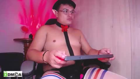 Snapshot of ahntony__69 chatting on April 1, 4:35 am ahntony 69 online show from April 1, 4:35 am