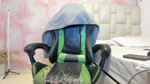 karoline  online show from September 26, 4:33 pm