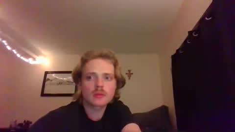 aidenisdunn online show from March 25, 11:16 am