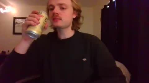 aidenisdunn online show from April 4, 1:59 am