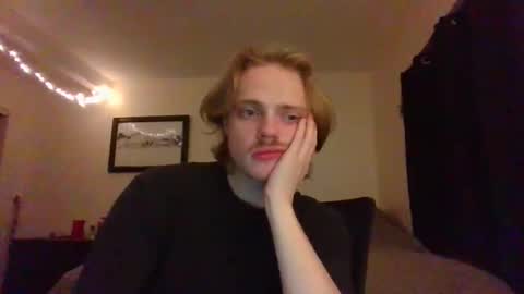 aidenisdunn online show from April 8, 12:27 pm