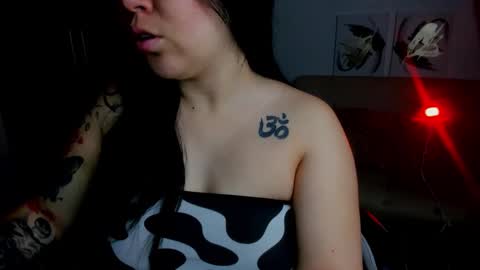 Ailyn  online show from March 1, 4:03 am