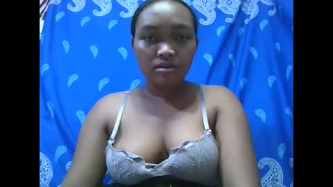 Snapshot of aimealdy chatting on December 5, 3:04 am aimealdy online show from December 5, 3:04 am