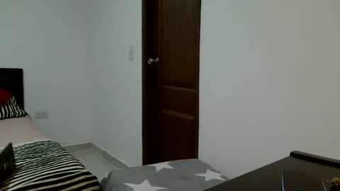 Snapshot of aine_ileana chatting on September 12, 12:38 pm J online show from September 12, 12:38 pm