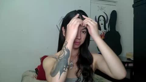 Snapshot of aine_ileana chatting on March 17, 7:06 pm J online show from March 17, 7:06 pm