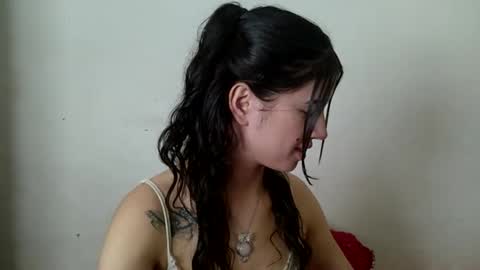 Snapshot of aine_ileana chatting on March 27, 3:45 pm J online show from March 27, 3:45 pm