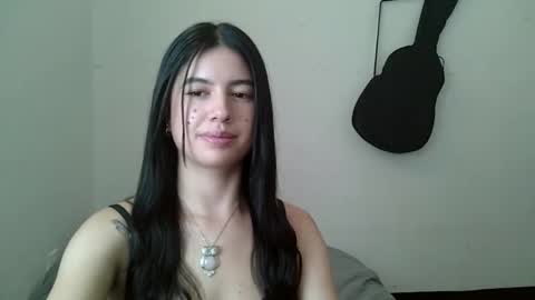 Snapshot of aine_ileana chatting on April 9, 8:36 pm J online show from April 9, 8:36 pm