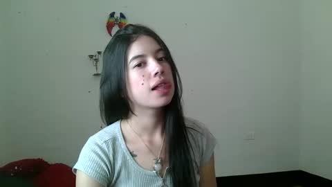 Snapshot of aine_ileana chatting on May 2, 6:57 pm J online show from May 2, 6:57 pm