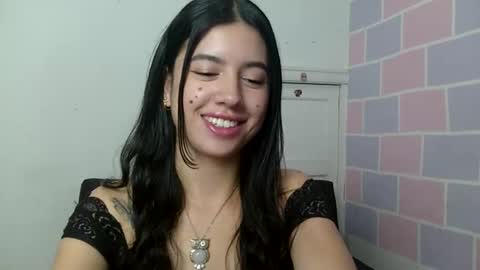 Snapshot of aine_ileana chatting on May 25, 4:13 pm J online show from May 25, 4:13 pm