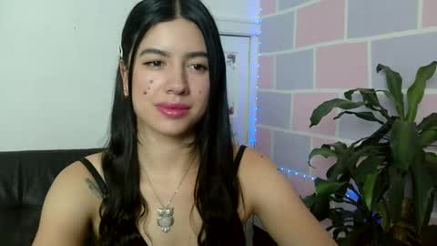 Snapshot of aine_ileana chatting on May 29, 5:00 pm J online show from May 29, 5:00 pm