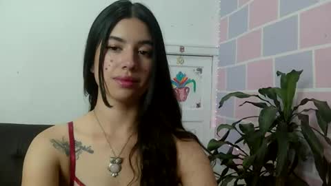Snapshot of aine_ileana chatting on June 1, 1:24 pm J online show from June 1, 1:24 pm