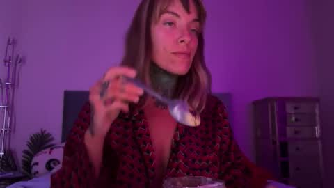 Airgead online show from December 17, 11:11 pm