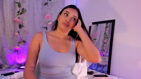 Aisha online show from December 3, 10:29 pm