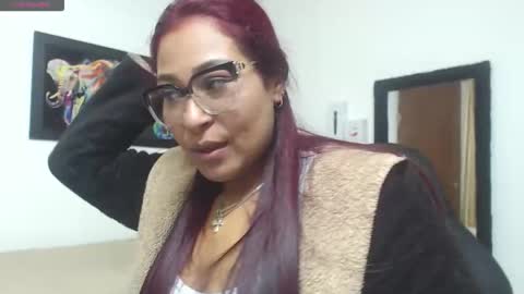 aisha_french online show from May 25, 2:34 pm
