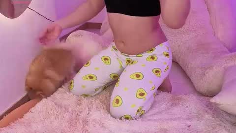 Ash             INDEPENDET MODEL  online show from December 19, 3:13 am