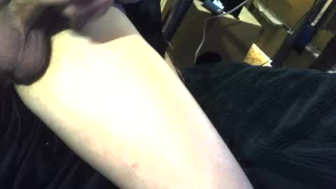 aj331827 online show from April 5, 9:01 pm