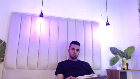 aji_golds online show from June 19, 8:01 pm
