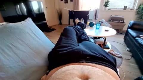 ak_2 online show from April 7, 7:42 am