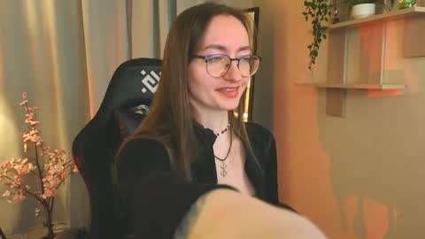 akaheby online show from April 7, 1:55 pm