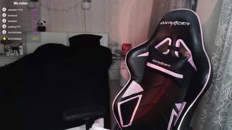 akirahartyx online show from February 2, 3:11 pm