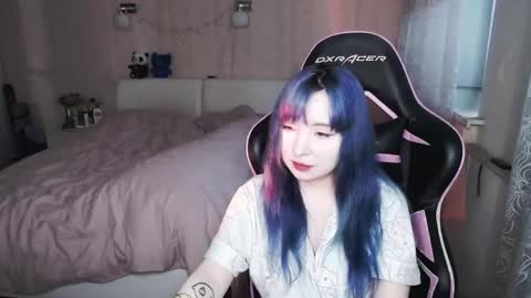akirahartyx online show from May 23, 3:49 pm