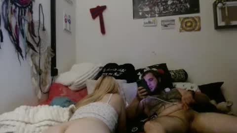 SeccyLexi online show from April 24, 7:00 am