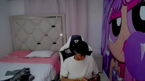 Akyra latin online show from February 4, 6:58 pm