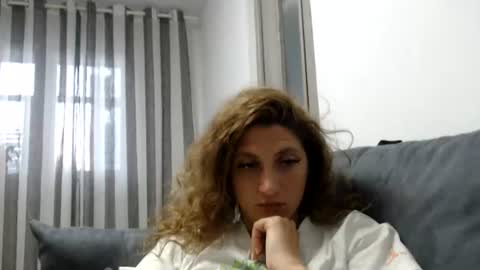 akyragrace online show from June 19, 2:38 am