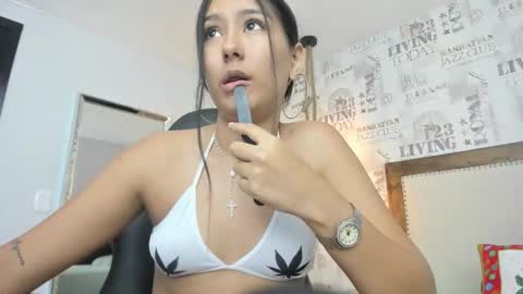  A L A H I A  online show from December 4, 3:16 am