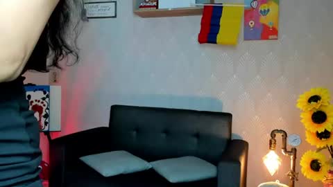 Snapshot of alaia_love77 chatting on July 6, 7:05 pm Alaia online show from July 6, 7:05 pm