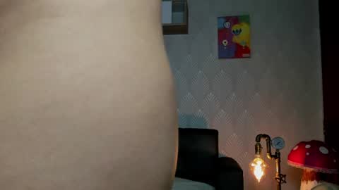 Snapshot of alaia_love77 chatting on July 18, 10:57 pm Alaia online show from July 18, 10:57 pm