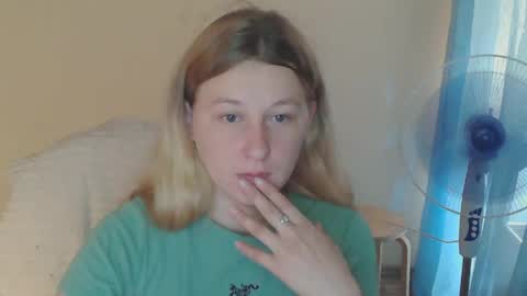 Snapshot of alalaska_ana chatting on July 4, 7:47 am Anna online show from July 4, 7:47 am