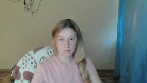 Snapshot of alalaska_ana chatting on July 13, 11:46 am Anna online show from July 13, 11:46 am