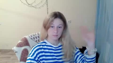 Snapshot of alalaska_ana chatting on July 18, 6:45 pm Anna online show from July 18, 6:45 pm
